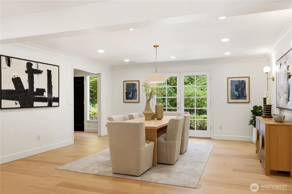 13555 NE 54th Place Bellevue, WA 98005