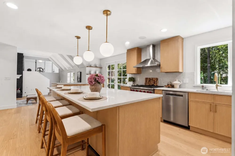 13555 NE 54th Place Bellevue, WA 98005