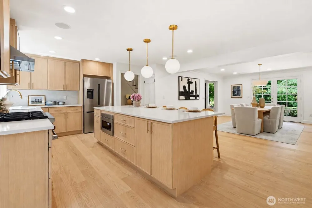 13555 NE 54th Place Bellevue, WA 98005