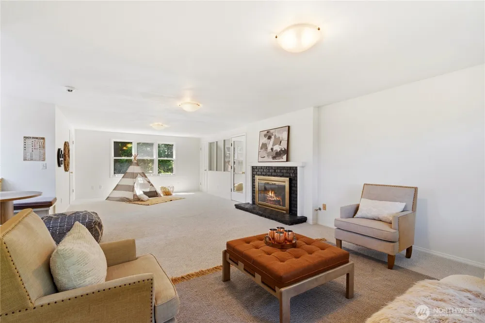 13555 NE 54th Place Bellevue, WA 98005
