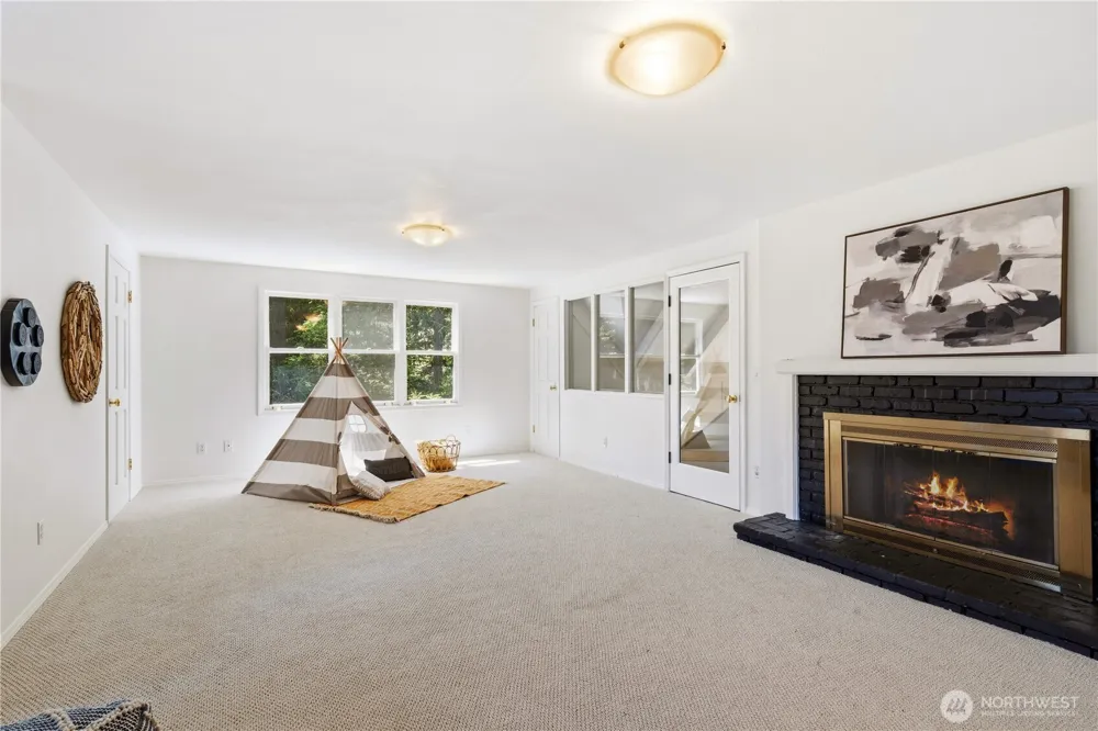 13555 NE 54th Place Bellevue, WA 98005