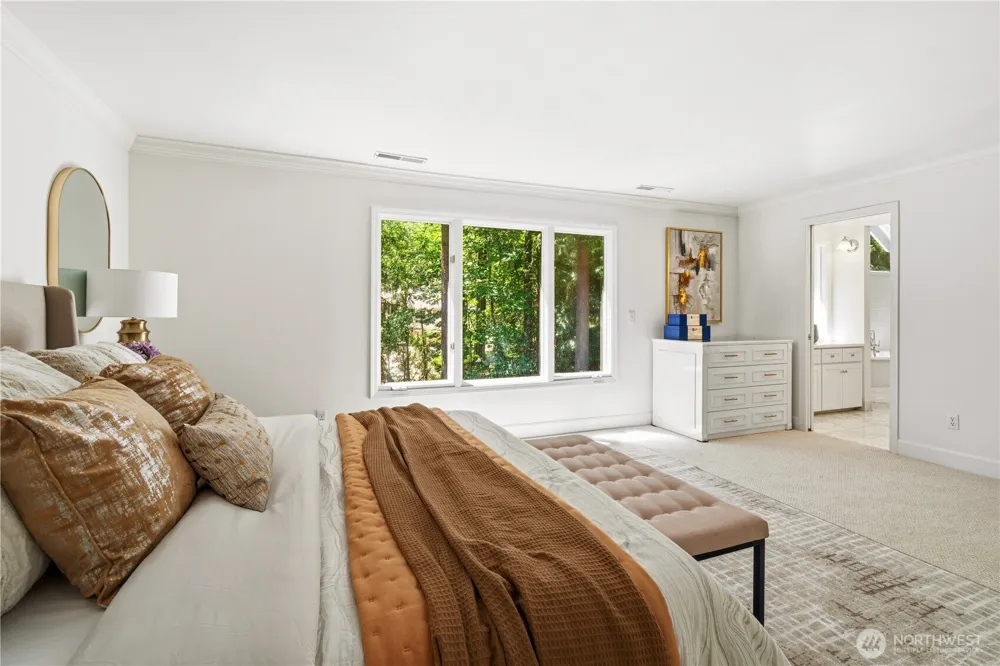 13555 NE 54th Place Bellevue, WA 98005