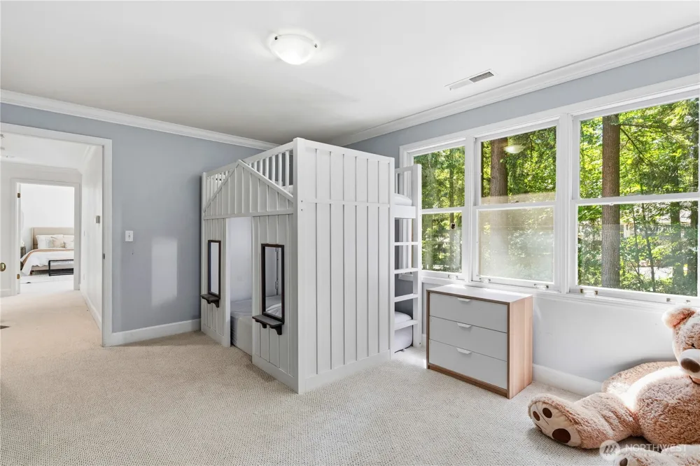 13555 NE 54th Place Bellevue, WA 98005