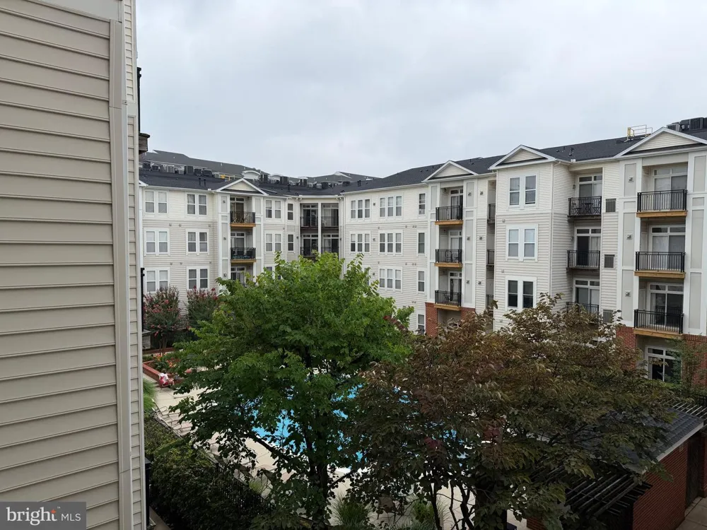 2655 PROSPERITY AVENUE #311 Fairfax, VA 22031
