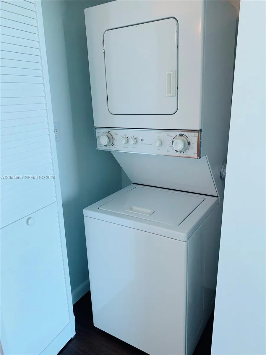 2101 Brickell Ave #2611 Miami, FL 33129
