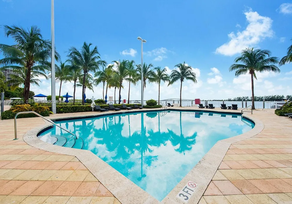2101 Brickell Ave #2611 Miami, FL 33129