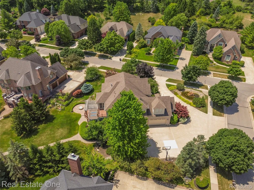 18218 Clairmont Circle E Northville Township, MI 48168