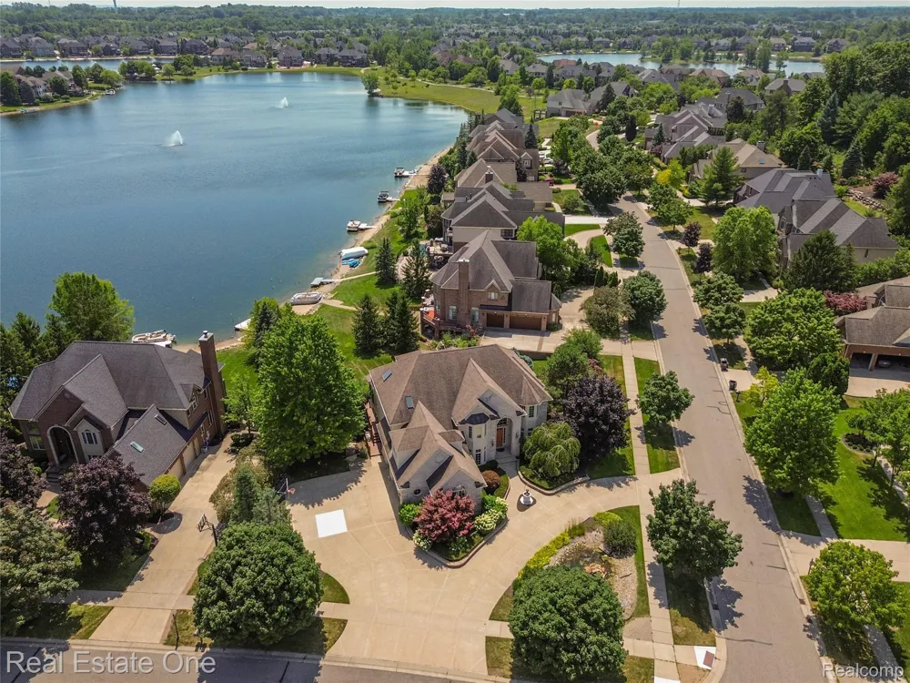 18218 Clairmont Circle E Northville Township, MI 48168