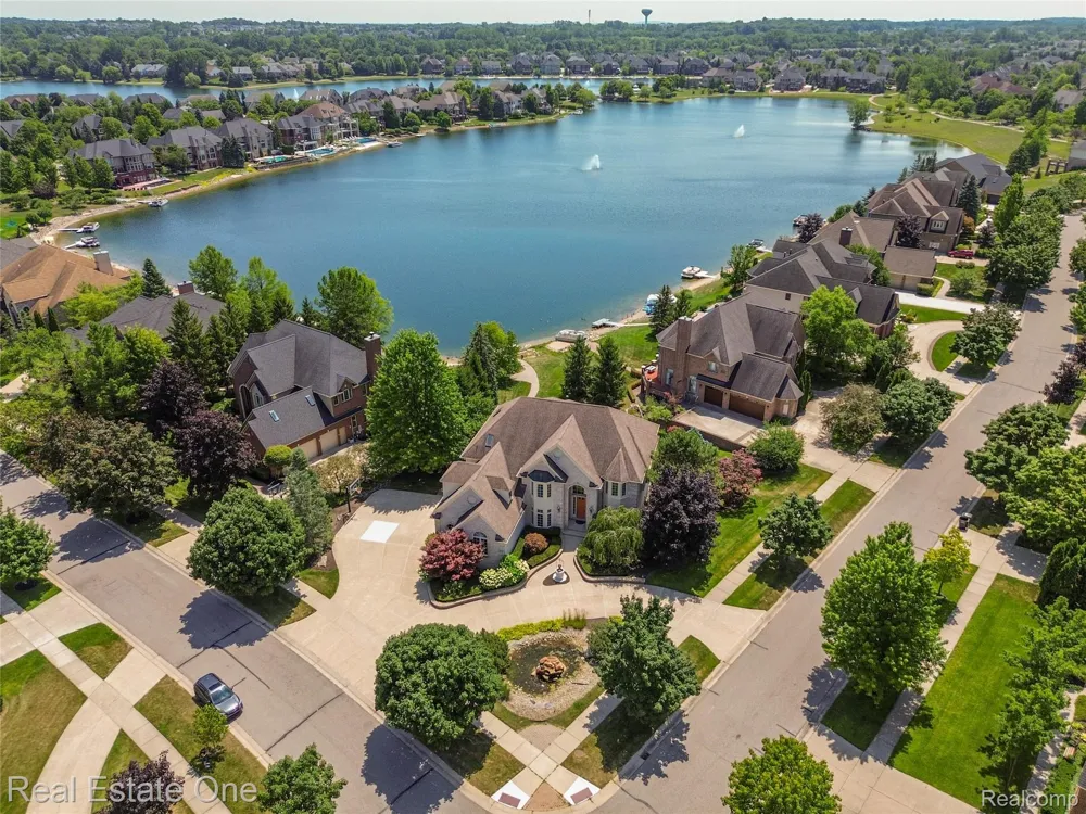 18218 Clairmont Circle E Northville Township, MI 48168