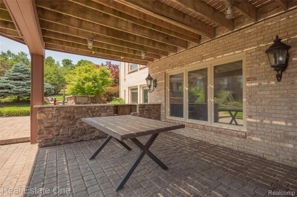 18218 Clairmont Circle E Northville Township, MI 48168