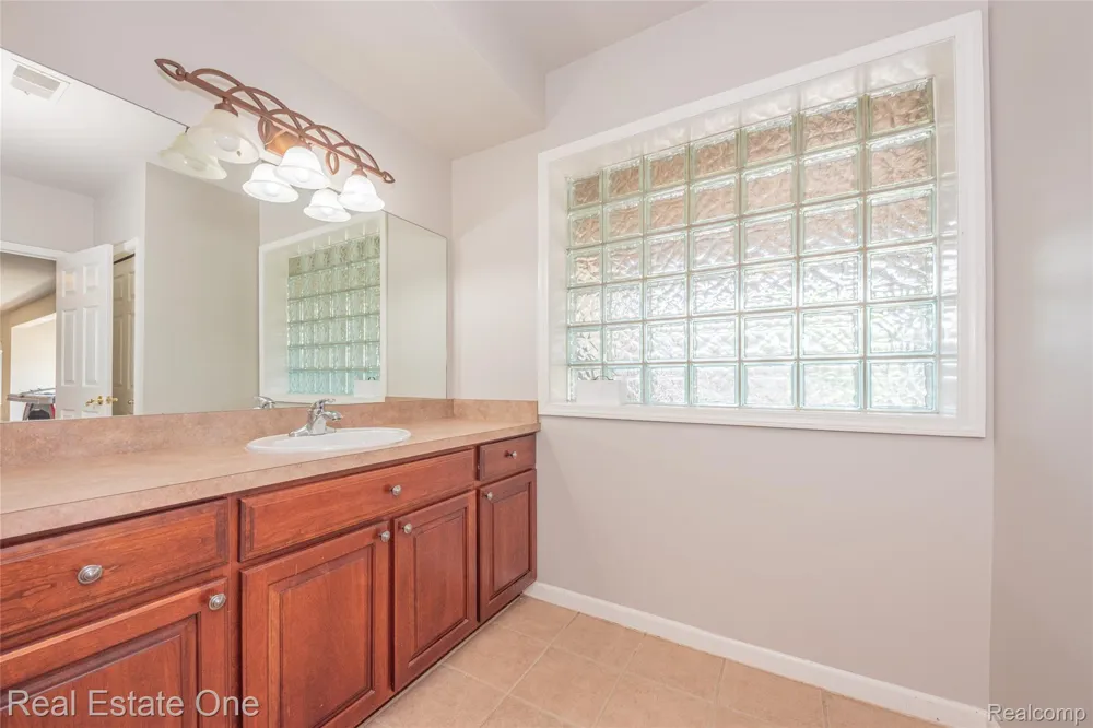 18218 Clairmont Circle E Northville Township, MI 48168