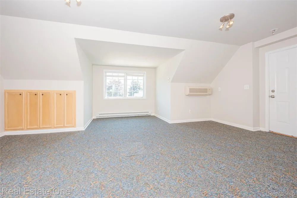 18218 Clairmont Circle E Northville Township, MI 48168