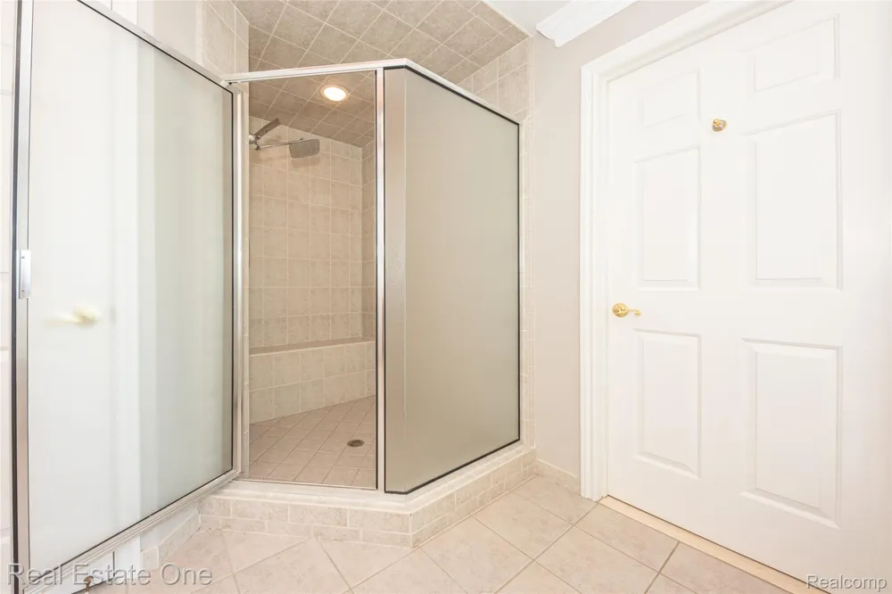 18218 Clairmont Circle E Northville Township, MI 48168
