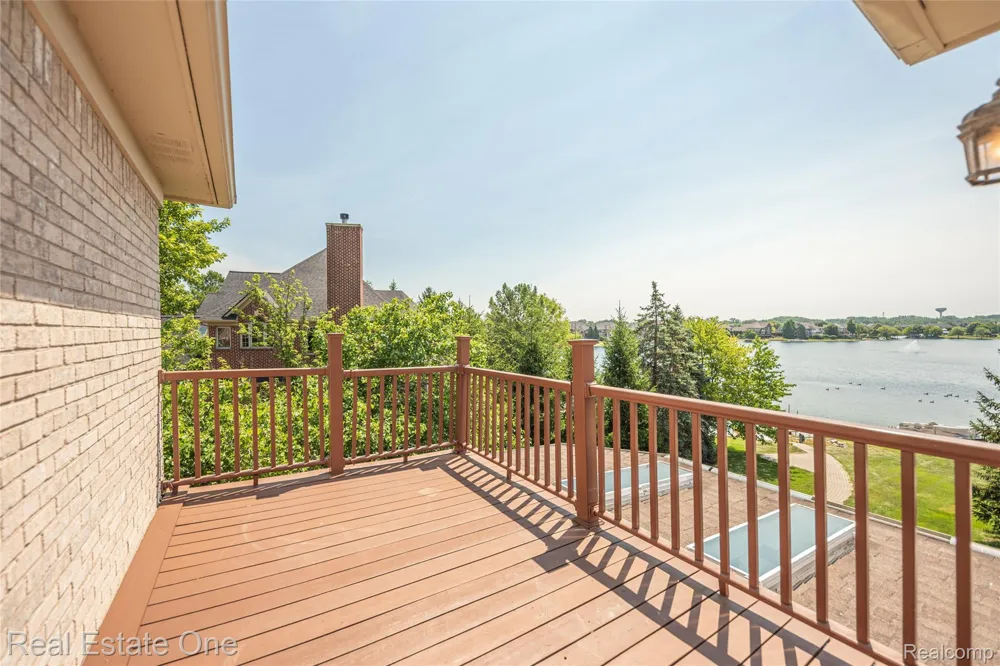 18218 Clairmont Circle E Northville Township, MI 48168