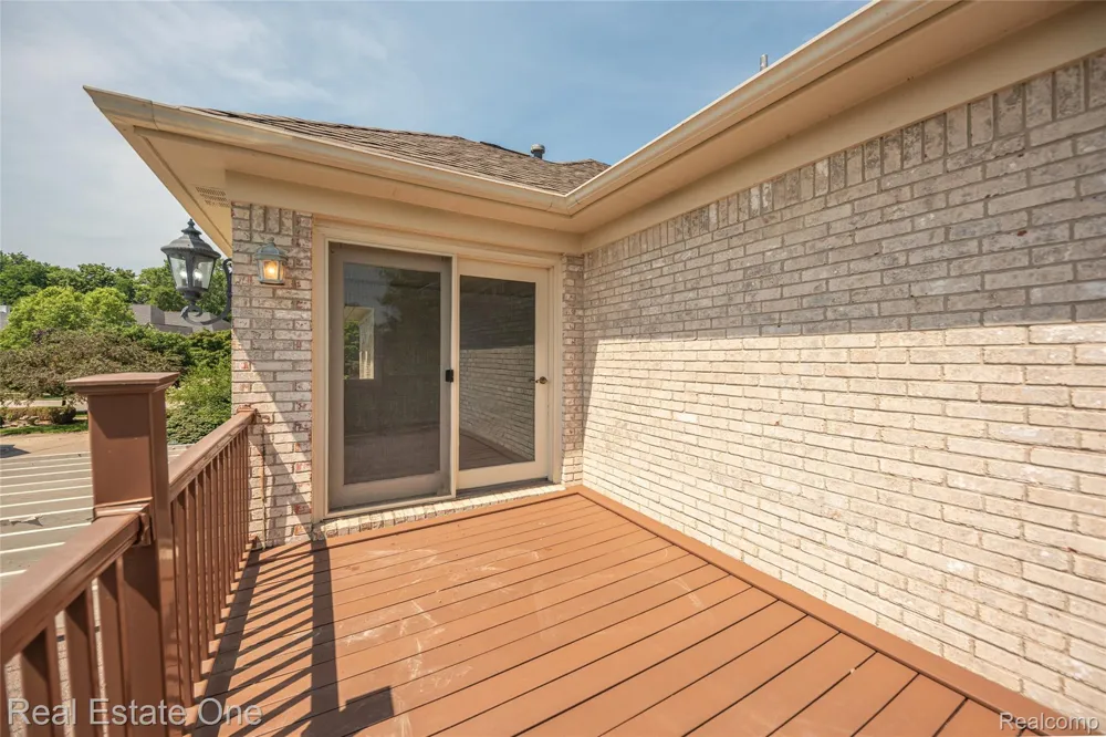 18218 Clairmont Circle E Northville Township, MI 48168