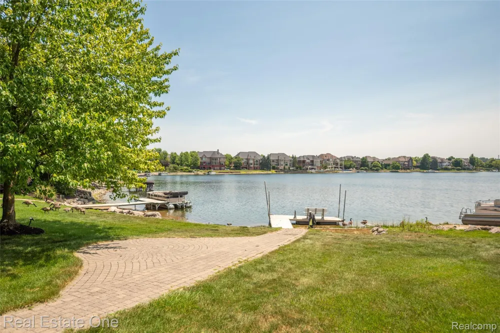 18218 Clairmont Circle E Northville Township, MI 48168