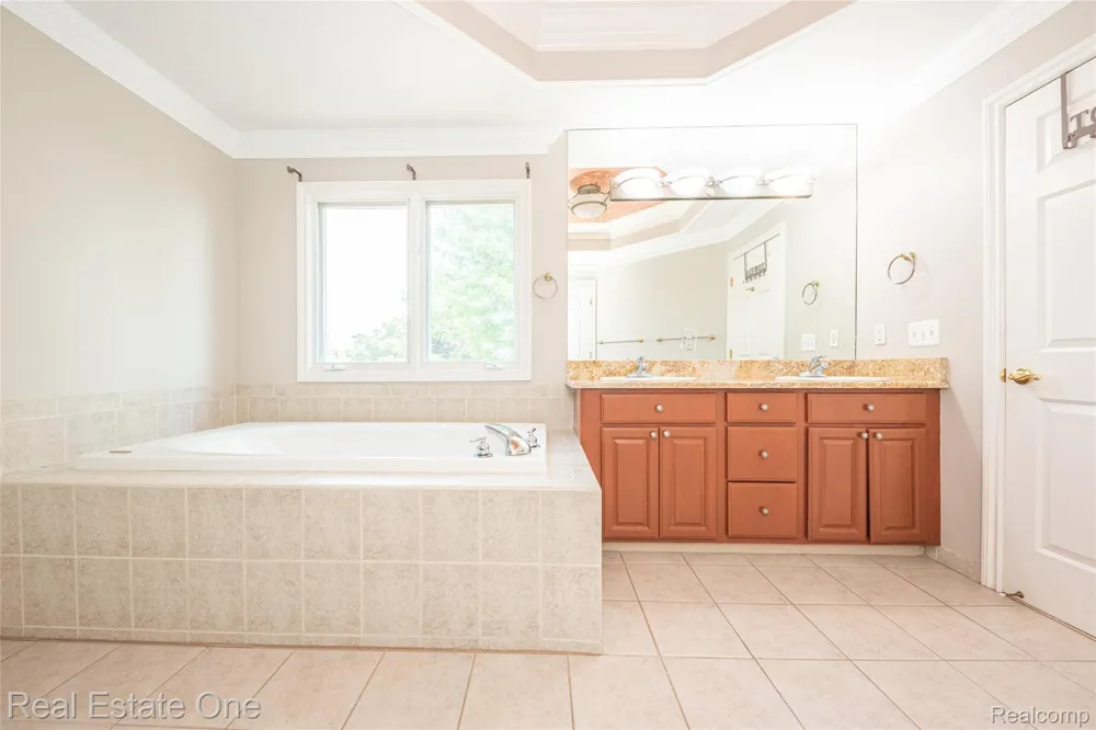 18218 Clairmont Circle E Northville Township, MI 48168