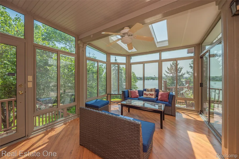 18218 Clairmont Circle E Northville Township, MI 48168