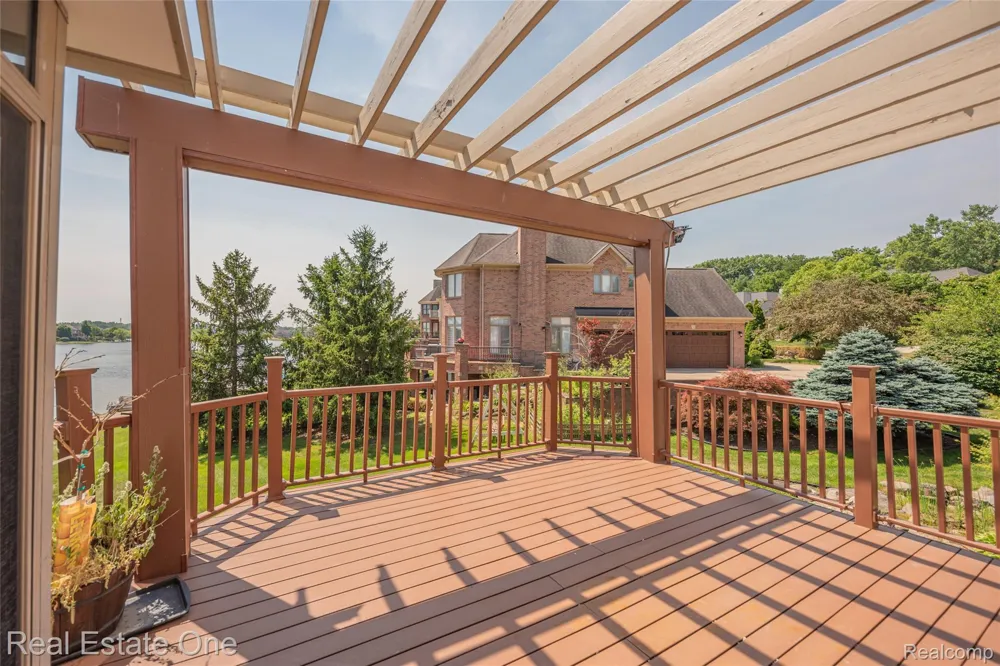 18218 Clairmont Circle E Northville Township, MI 48168