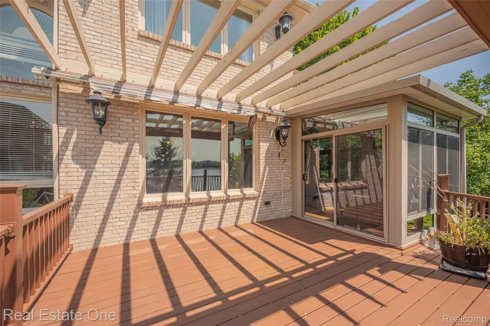 18218 Clairmont Circle E Northville Township, MI 48168