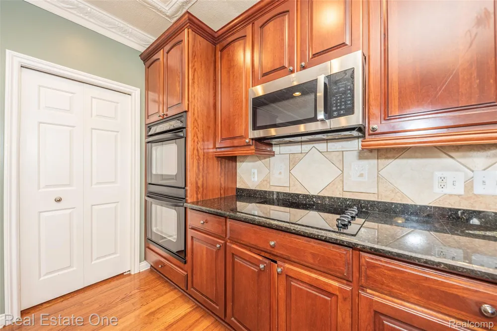 18218 Clairmont Circle E Northville Township, MI 48168