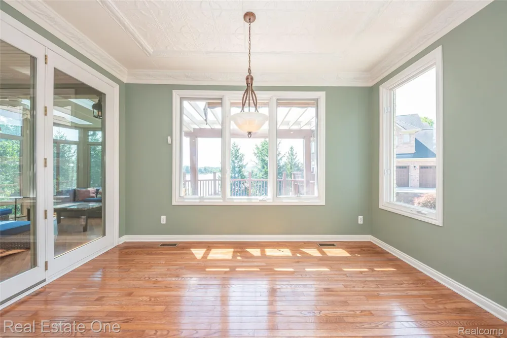 18218 Clairmont Circle E Northville Township, MI 48168