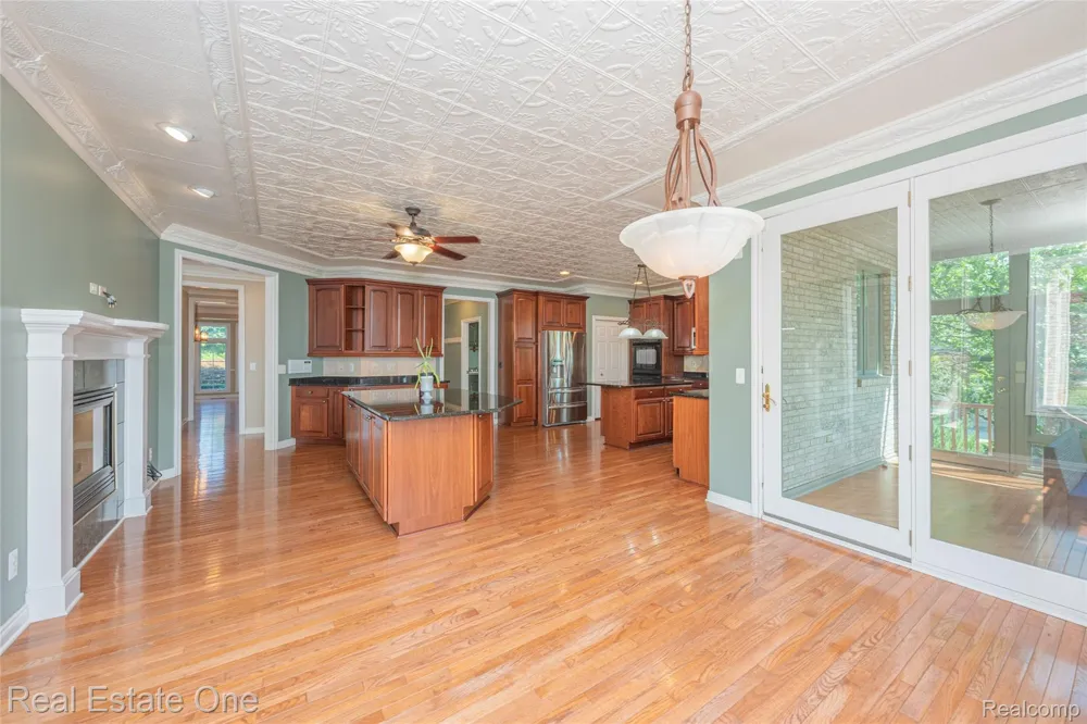 18218 Clairmont Circle E Northville Township, MI 48168