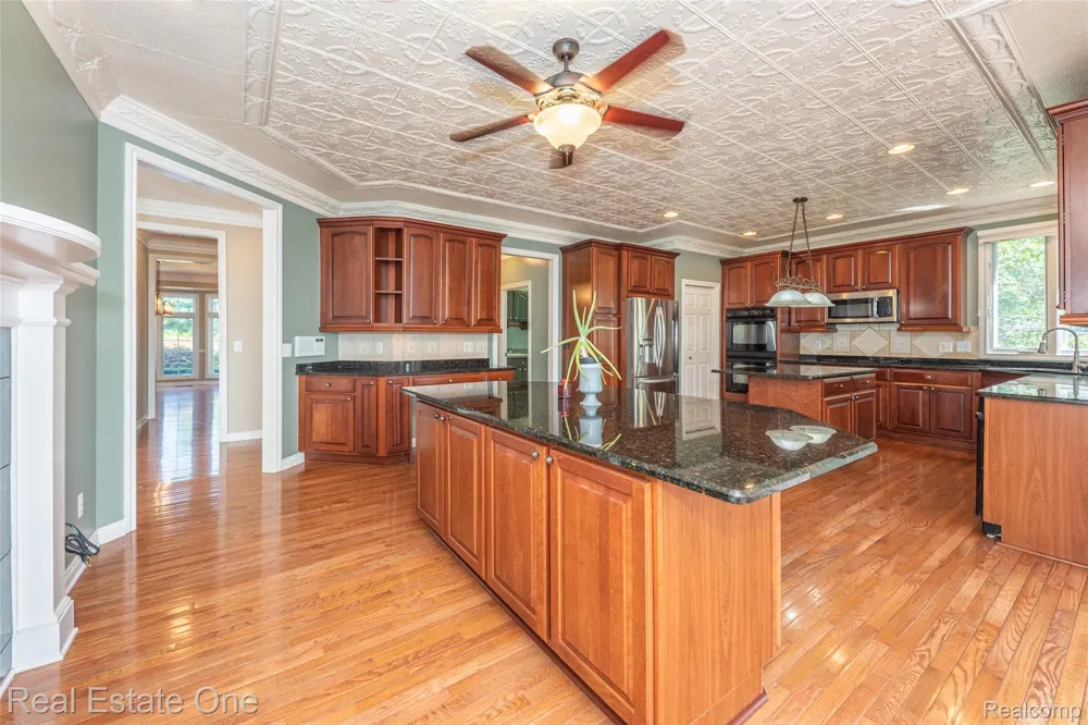 18218 Clairmont Circle E Northville Township, MI 48168