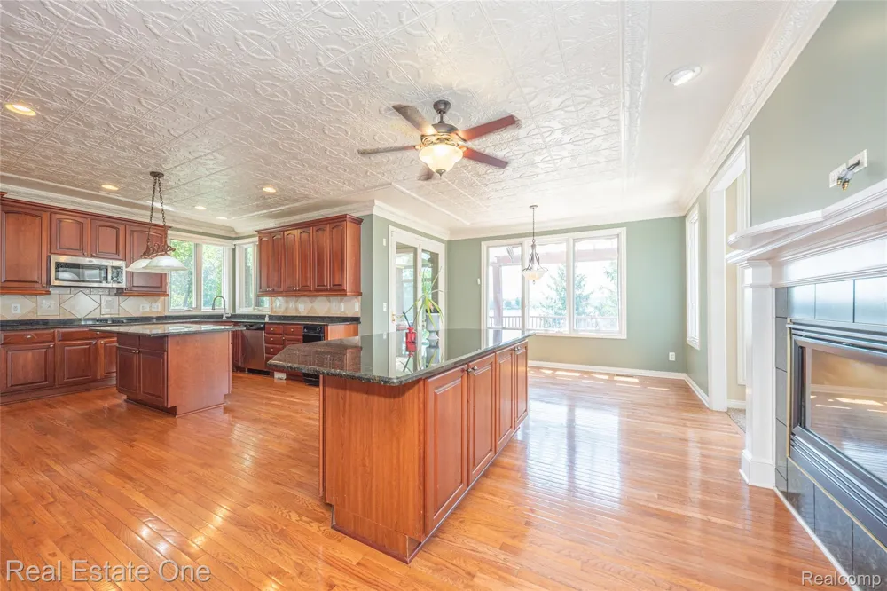 18218 Clairmont Circle E Northville Township, MI 48168