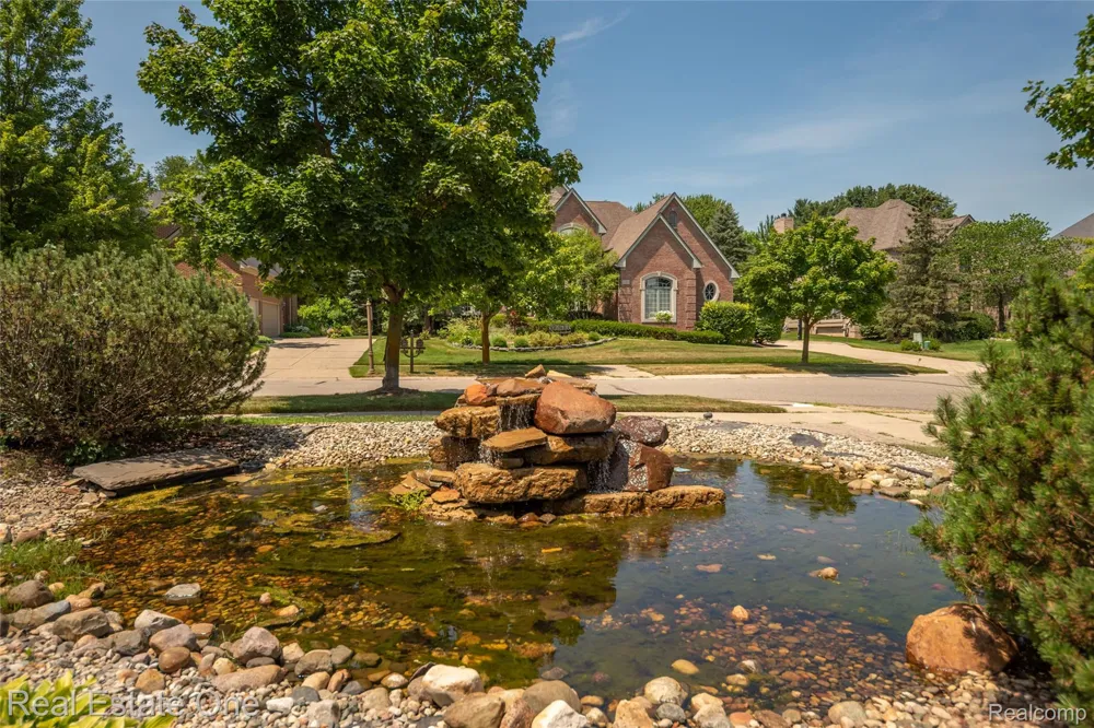 18218 Clairmont Circle E Northville Township, MI 48168