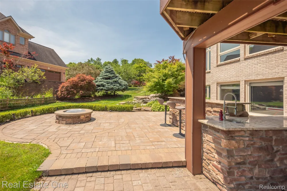 18218 Clairmont Circle E Northville Township, MI 48168