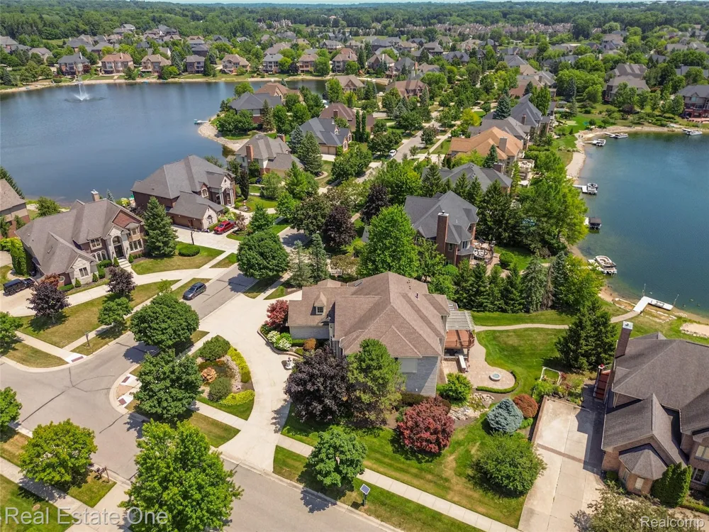 18218 Clairmont Circle E Northville Township, MI 48168