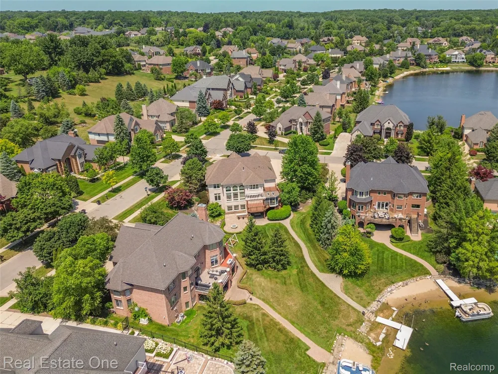 18218 Clairmont Circle E Northville Township, MI 48168