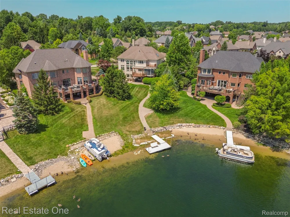18218 Clairmont Circle E Northville Township, MI 48168