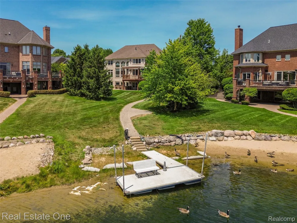 18218 Clairmont Circle E Northville Township, MI 48168