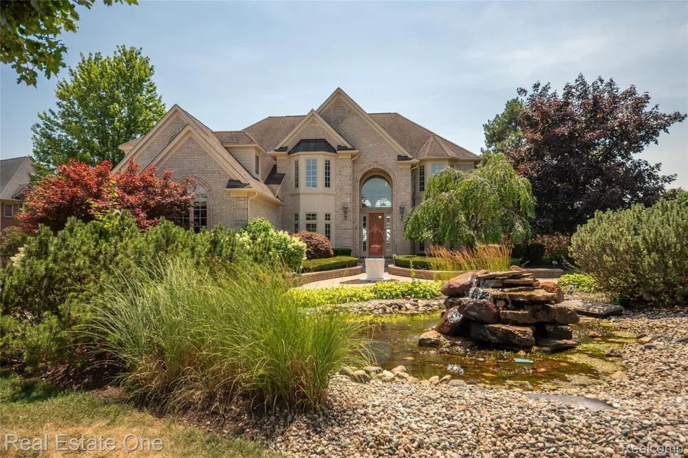 18218 Clairmont Circle E Northville Township, MI 48168
