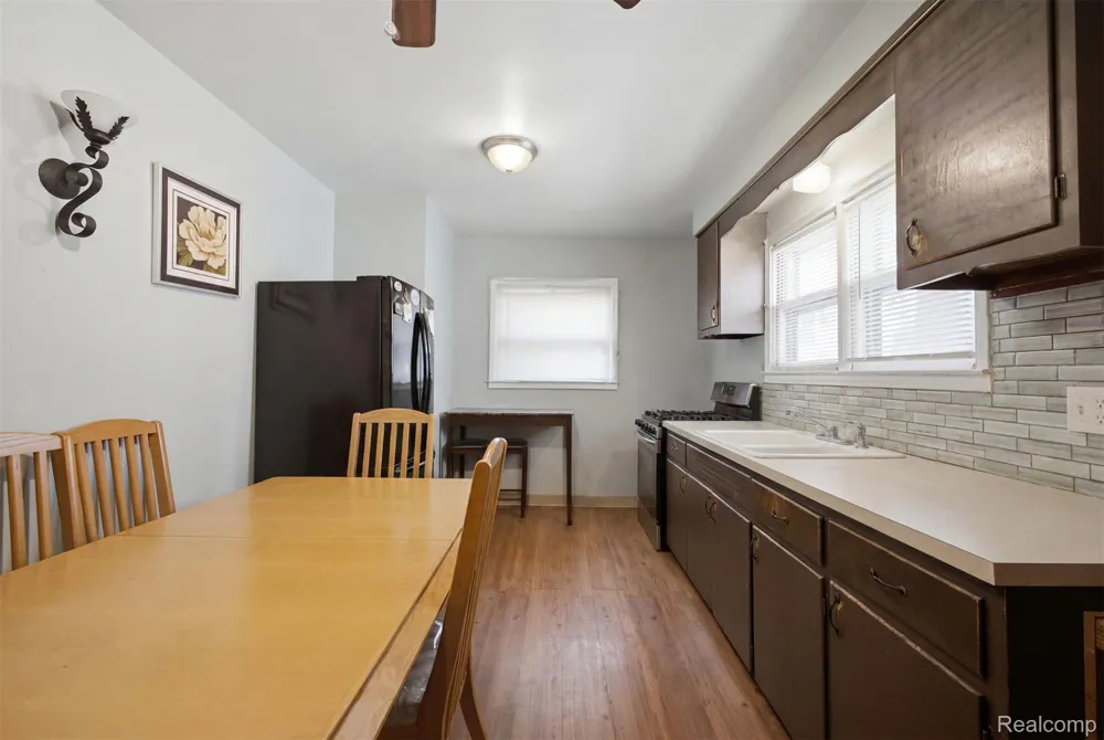 439 Cleveland Avenue Lincoln Park City, MI 48146