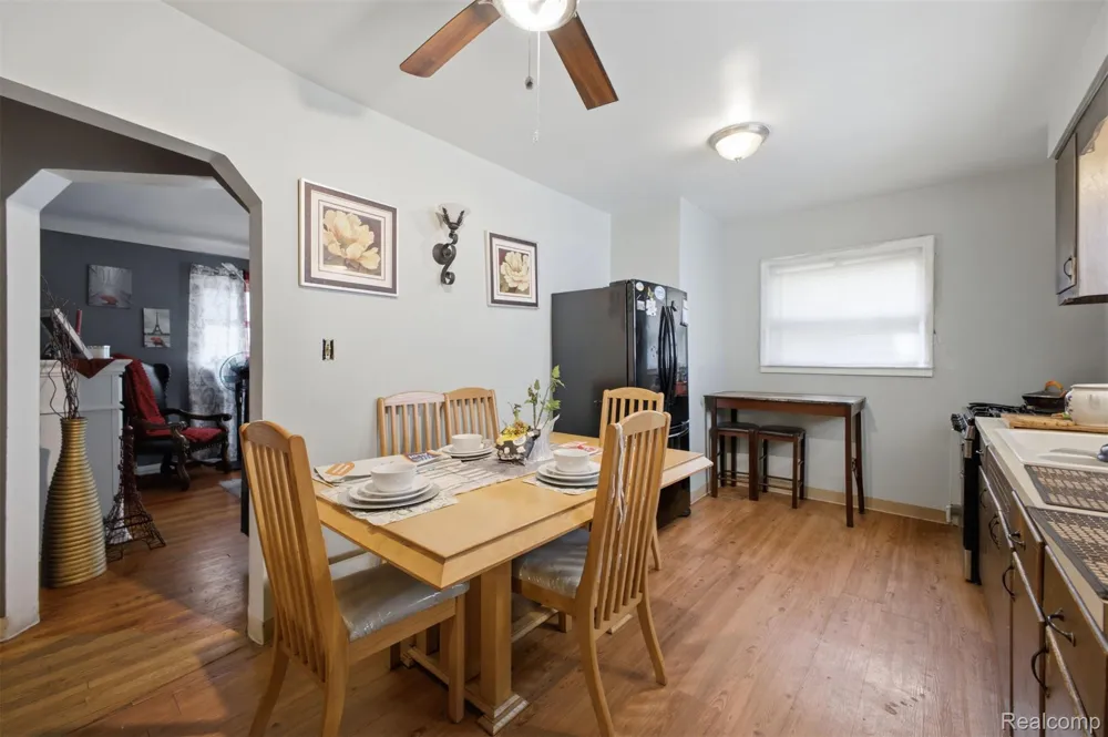 439 Cleveland Avenue Lincoln Park City, MI 48146