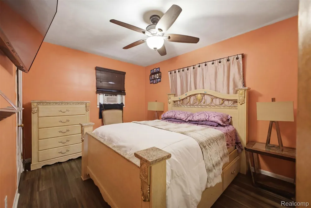 439 Cleveland Avenue Lincoln Park City, MI 48146