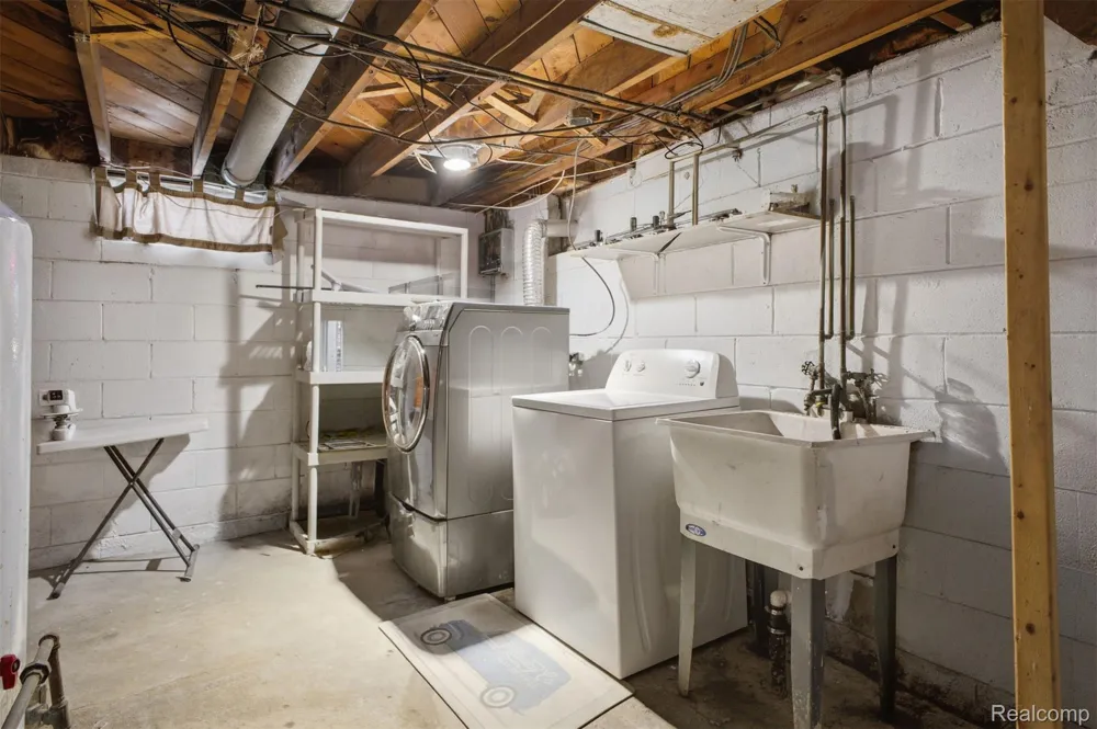 439 Cleveland Avenue Lincoln Park City, MI 48146