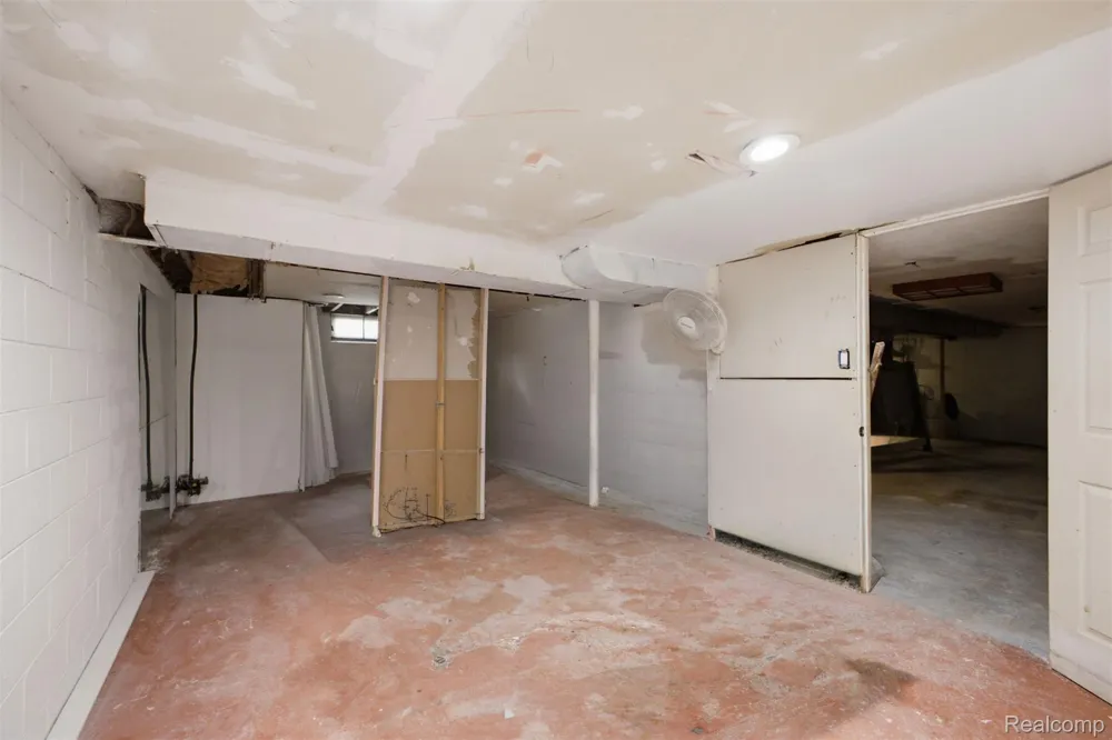 439 Cleveland Avenue Lincoln Park City, MI 48146