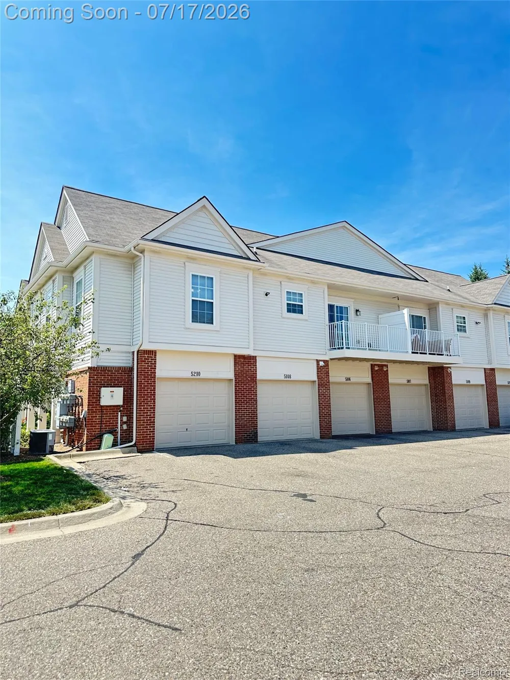 5210 Addington Drive Commerce Charter Township, MI 48390