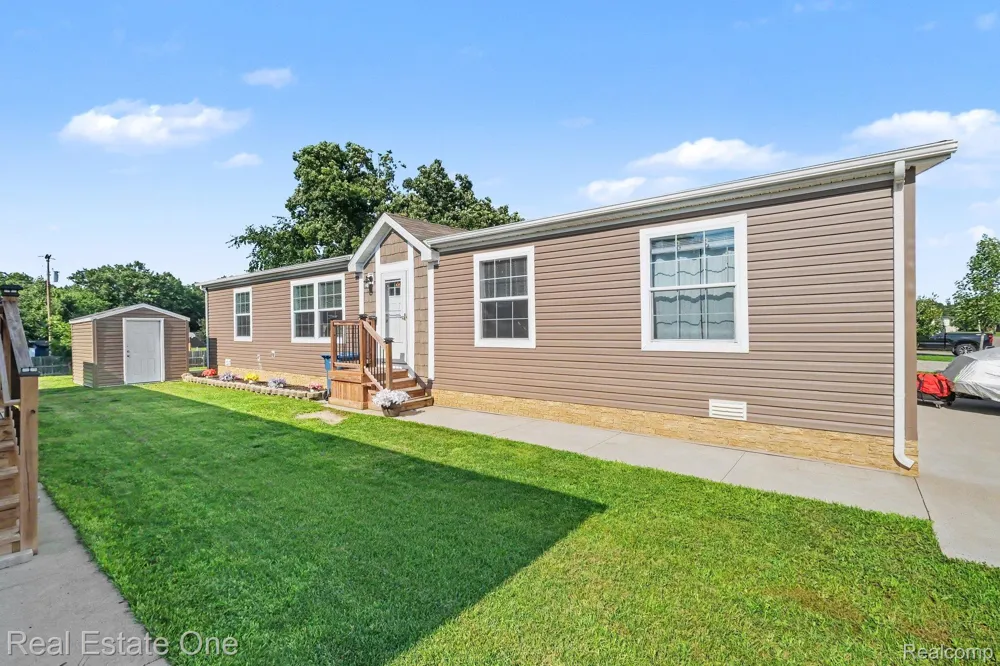 6548 Prince Blvd Tyrone Township, MI 48430