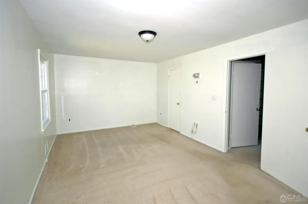 48 Astor Court Sayreville, NJ 08872