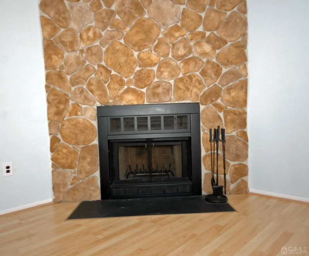 48 Astor Court Sayreville, NJ 08872