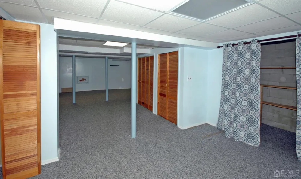 48 Astor Court Sayreville, NJ 08872