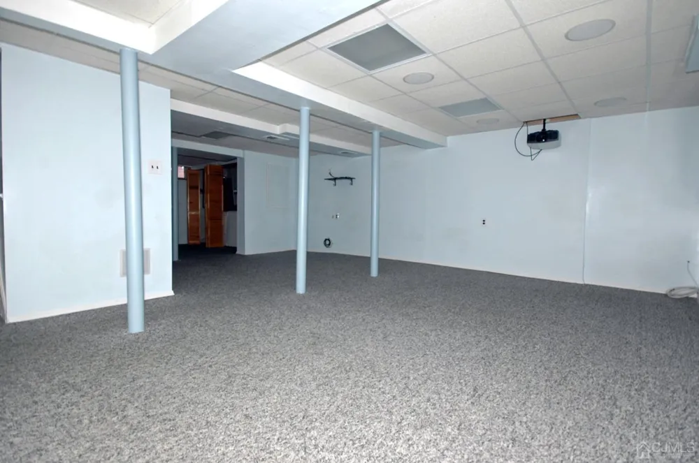 48 Astor Court Sayreville, NJ 08872