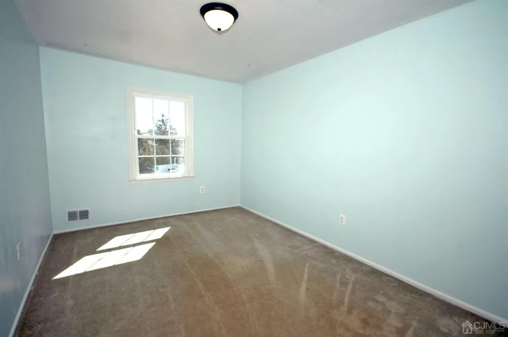 48 Astor Court Sayreville, NJ 08872
