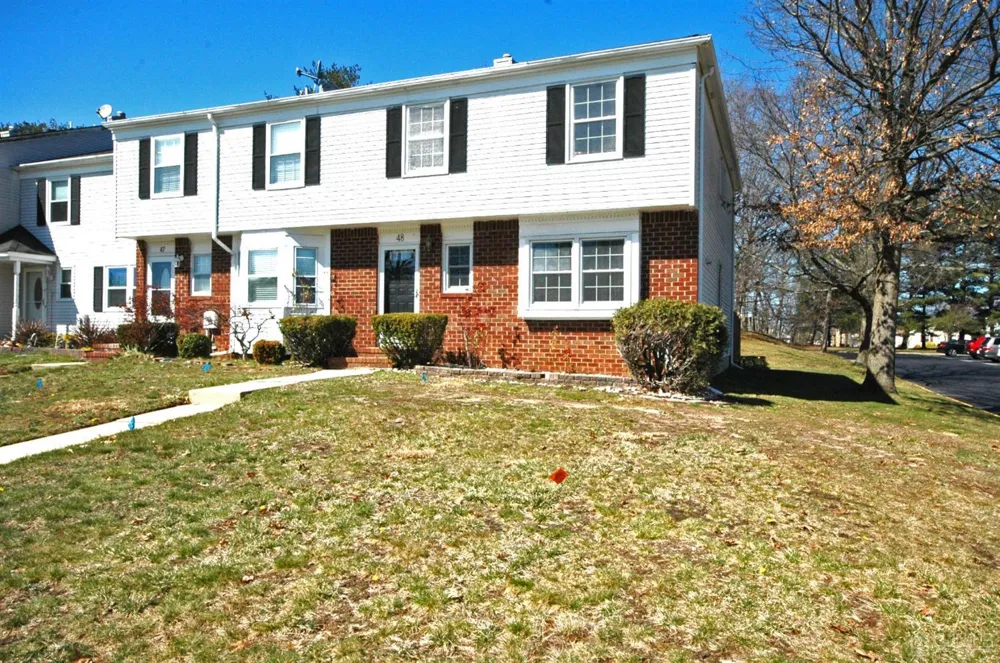 48 Astor Court Sayreville, NJ 08872