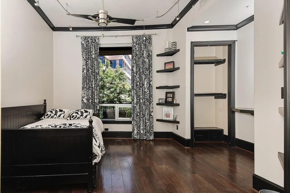 1 Waterway Court #4E The Woodlands, TX 77380
